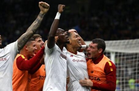 CHRIS SMALLING SCORES WINNER AS ROMA BEAT INTER 2-1 IN SERIE A