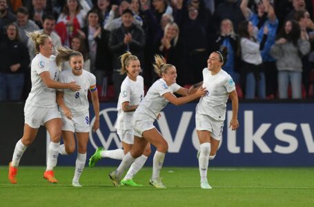 THE LIONESSES OF ENGLAND BEAT THE GERMANS 2-1 TO WIN FIRST WOMEN’S MAJOR TROPHY