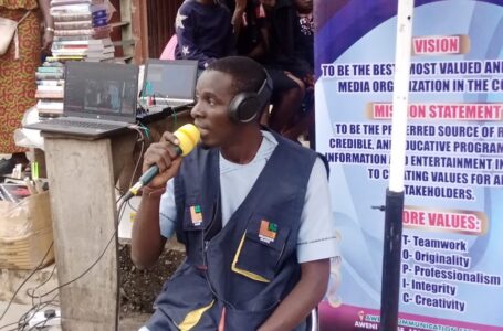 SOLUTIONS FM`S ONA-ABAYO TEAM VISITS ELENUSONSO, ADEJUMO COMMUNITY