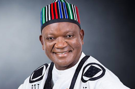 BENUE STATE GOVERNOR, ORTOM UNVEILS STATE’S SECURITY OUTFIT, “COMMUNITY VOLUNTEER GUARDS”