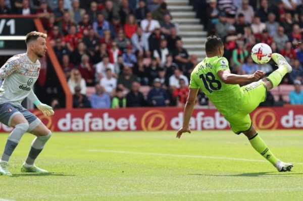 CASEMIRO SCORES WINNER AS UNITED WIN AT BOURNEMOUTH TO CLOSE IN ON TOP FOUR