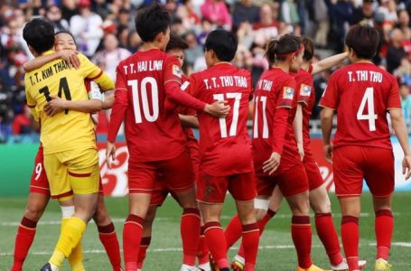 USA BEGINS TITLE DEFENCE BY TRASHING VIETNAM 3-0