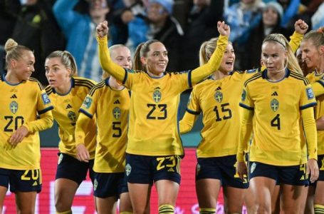 SWEDEN BEAT ARGENTINA 2-0 TO PLAY USA IN ROUND OF 16 CLASH
