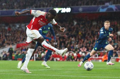 ARSENAL WHIP PSV 4-0 IN CHAMPIONS LEAGUE RETURN