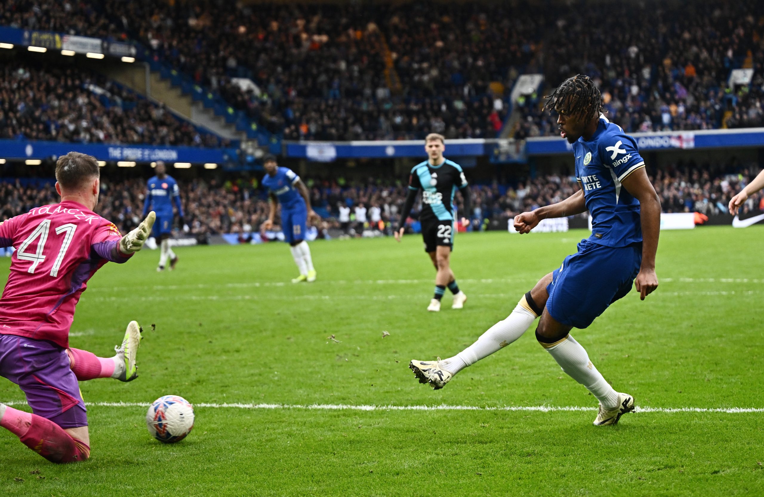 CHELSEA SCORES TWO INJURY-TIME GOALS TO BEAT LEICESTER CITY 4-2 IN FA CUP DRAMA @ HOME