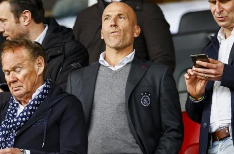 Ajax suspend CEO Alex Kroes over insider trading allegations